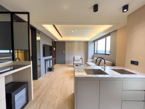 Moonshine Inn - carbon neutral hotel in Daxi