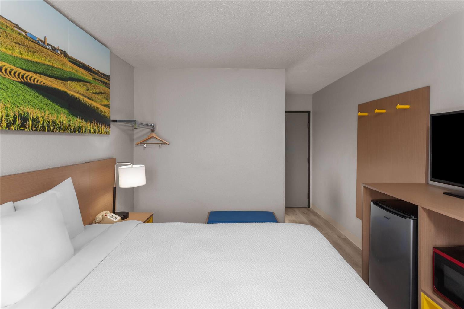 Days Inn by Wyndham Mason City - photo 13