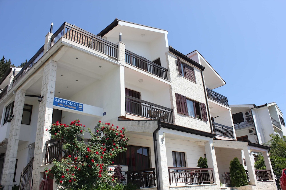 Guesthouse San Antonio — 4-Star Luxury Hotel in Ploce, Croatia