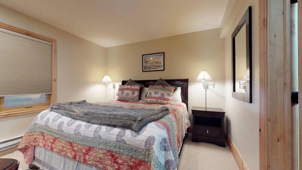 4 Bedroom Condo in Lionshead at Boutique Resort Within Walking Distance to the Eagle Bahn Gondola - photo 10