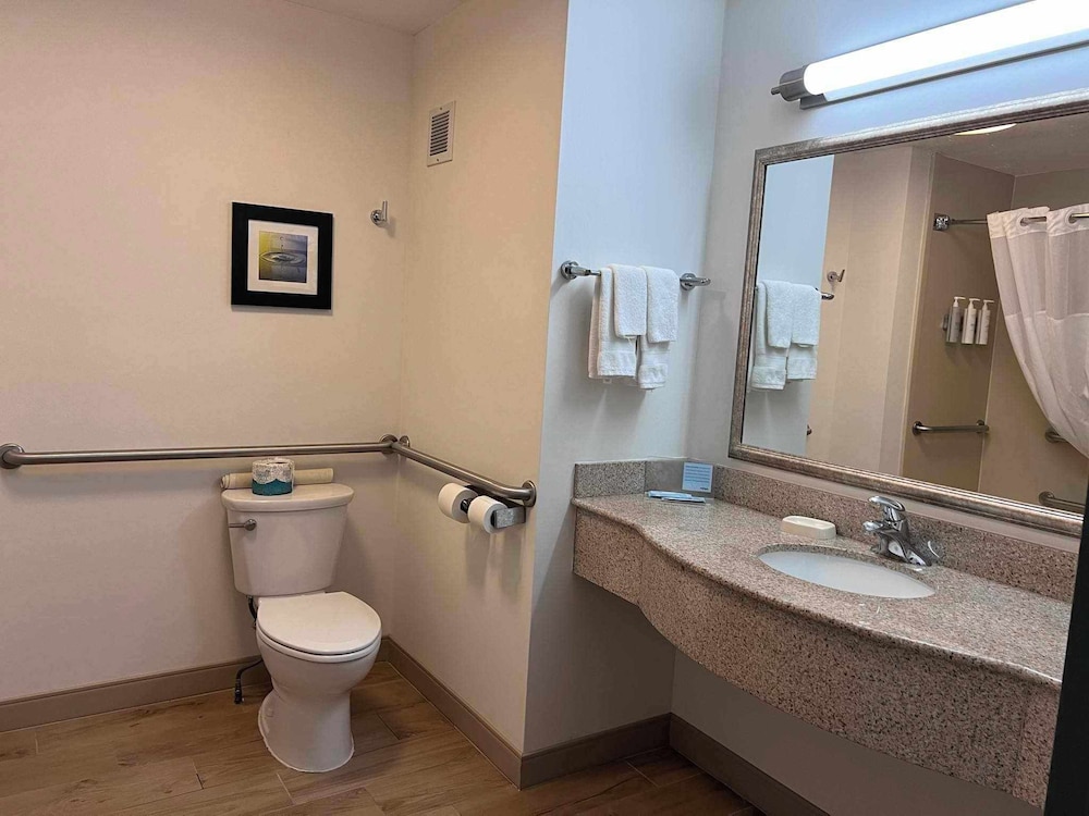Summit Suites - photo 23