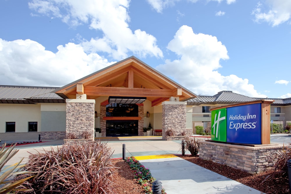 Holiday Inn Express Walnut Creek by IHG - photo 43
