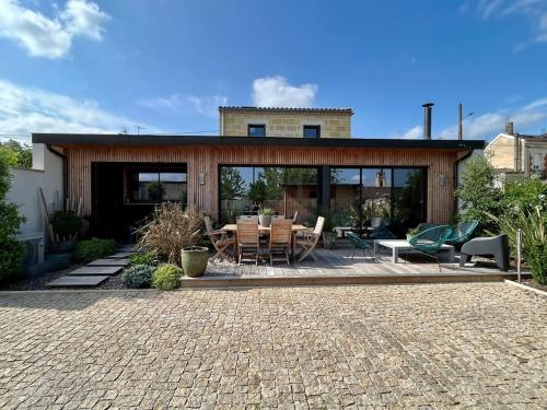 Le Chai de Castres Gironde - carbon neutral hotel in Castres-Gironde