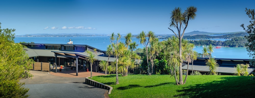 Te Whau Lodge — 4-Star Luxury Hotel in Auckland, New Zealand