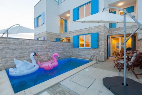 Villa Miri Lily — 4-Star Luxury Hotel in Privlaka, Croatia