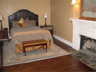 Stafford House Bed & Breakfast — 4-Star Luxury Hotel in Fairfax, United States