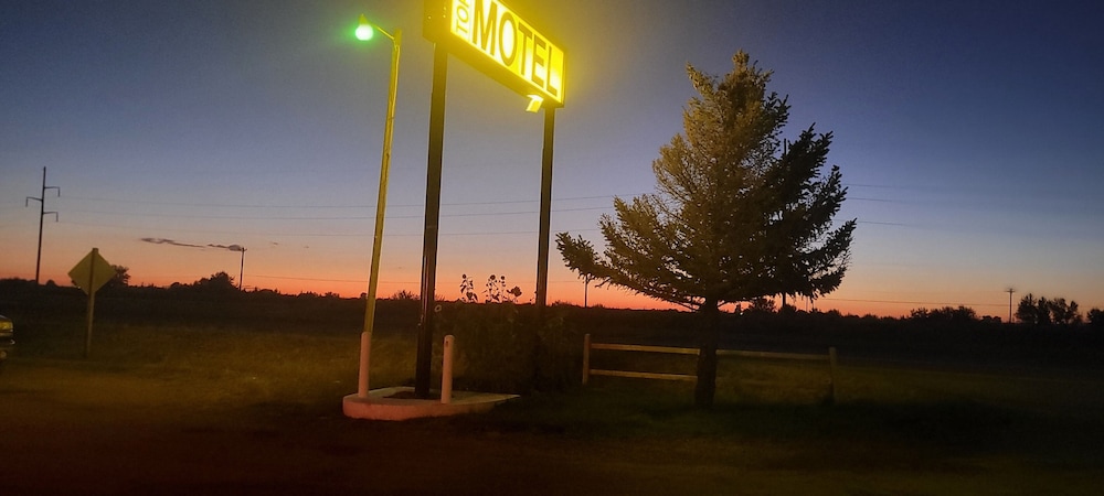 Tops Motel - photo 28