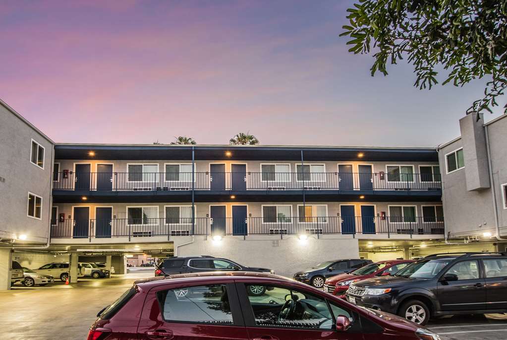 Travelodge by Wyndham Culver City - photo 6