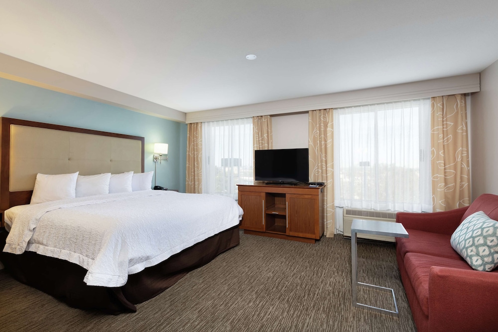 Hampton Inn & Suites Austin Airport - photo 23