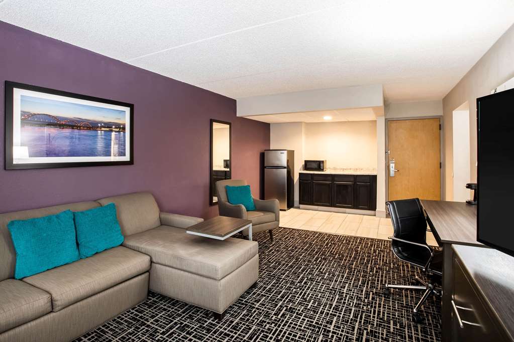 La Quinta Inn by Wyndham Davenport & Conference Center - photo 26