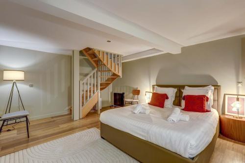 Place de la Nation Cozy 2bd Duplex - last minute hotel in Paris