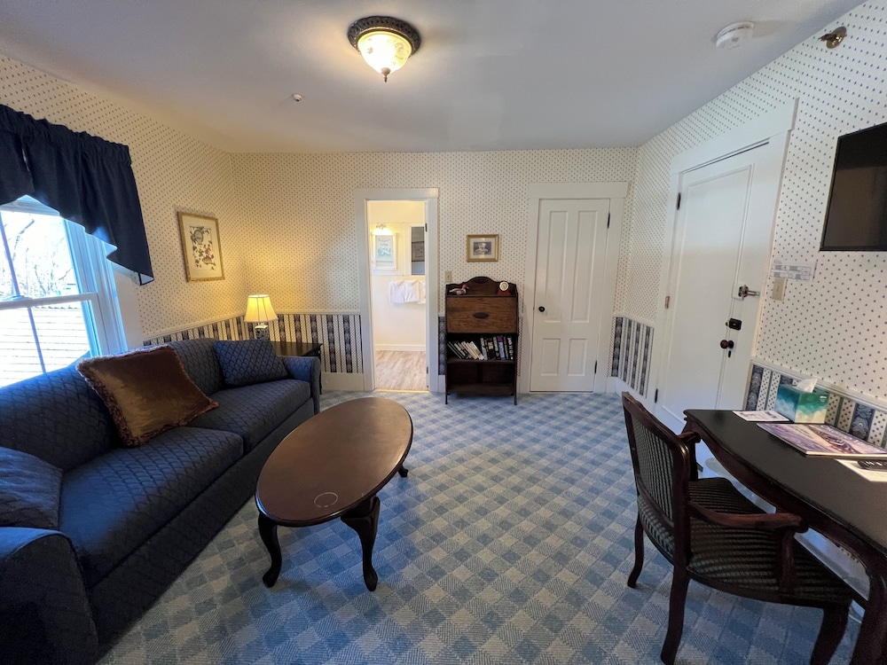 Echo Lake Inn - photo 32