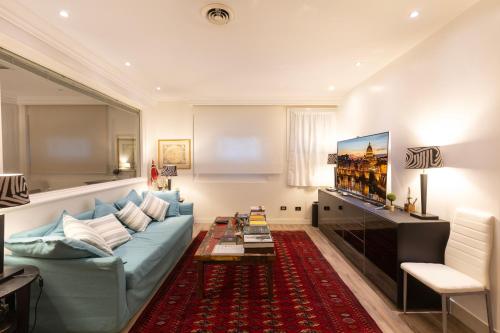 Suite dei Cavalieri — 4-Star Luxury Hotel in Rome, Italy