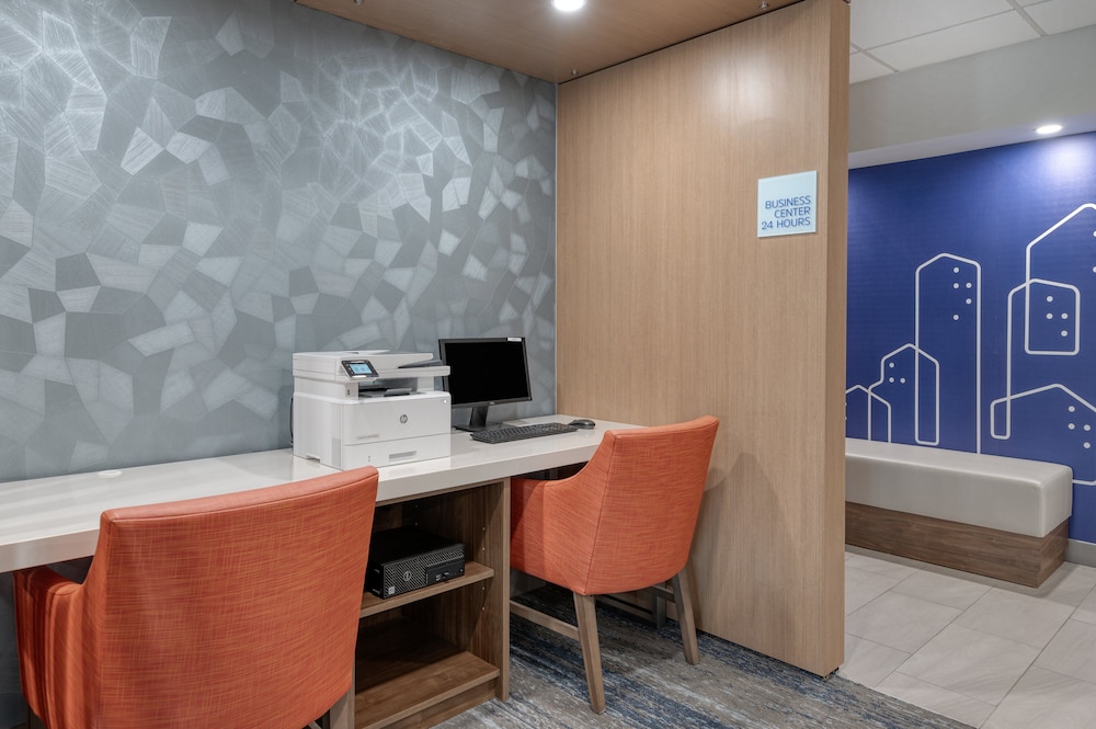Holiday Inn Express Rensselaer by IHG - photo 39