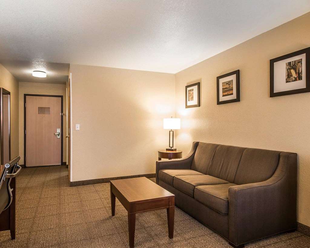 Quality Inn & Suites Bethany - photo 18