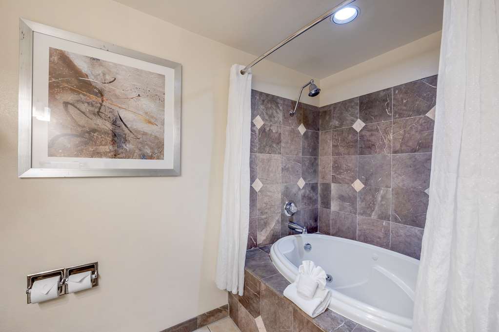 Best Western Plus Orchid Hotel & Suites - photo 52