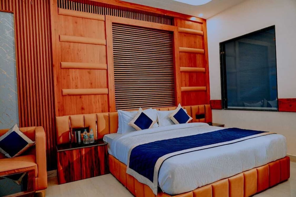 Clovis Hotel & Restaurant in Shimla, India