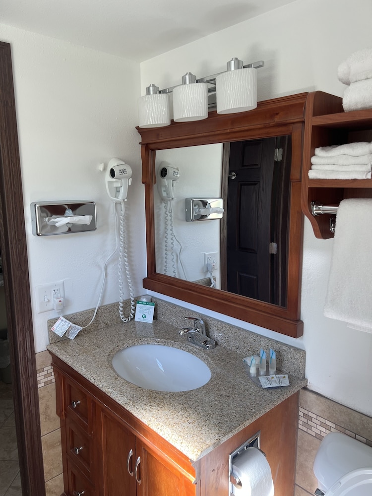 All Star Inn & Suites - photo 298