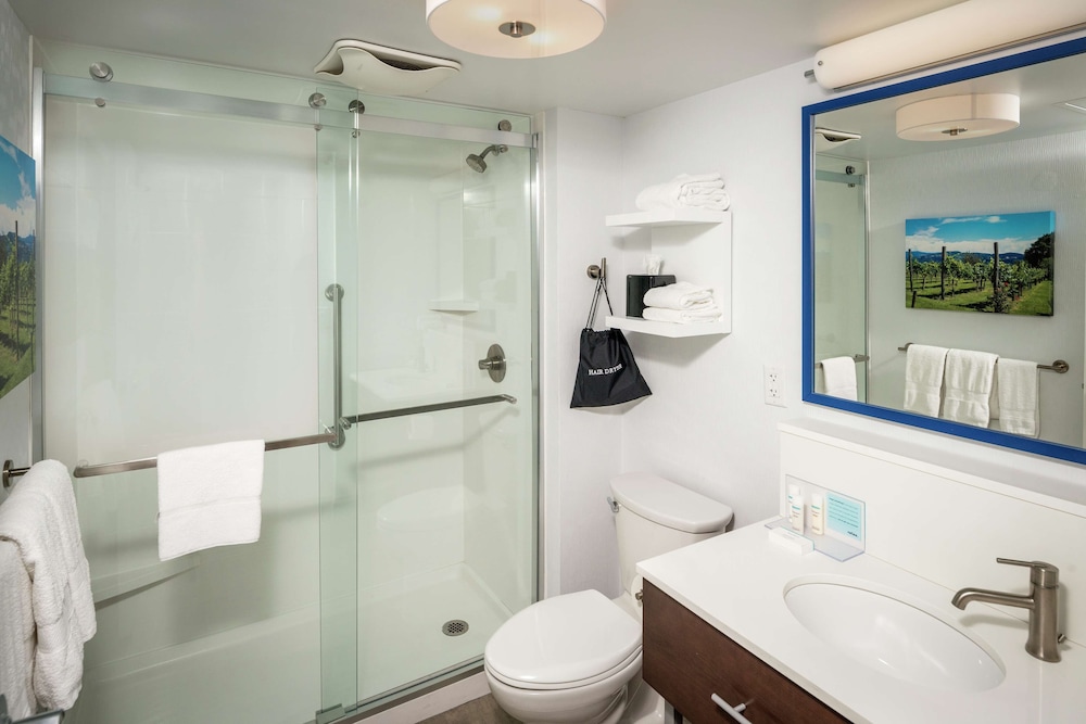 Hampton Inn Long Island Commack - photo 25