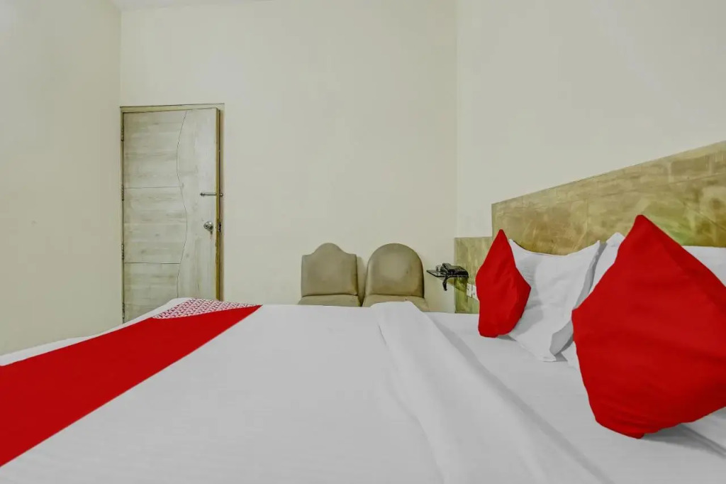 Hotel Crown Continental — Karol Bagh — photo 4