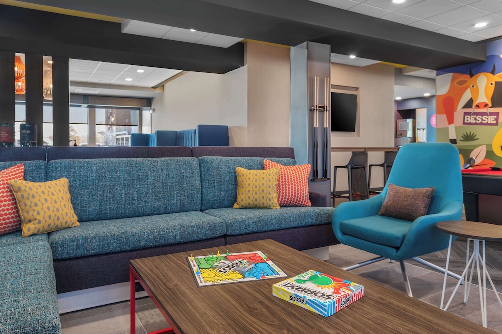 Tru by Hilton Janesville - photo 3