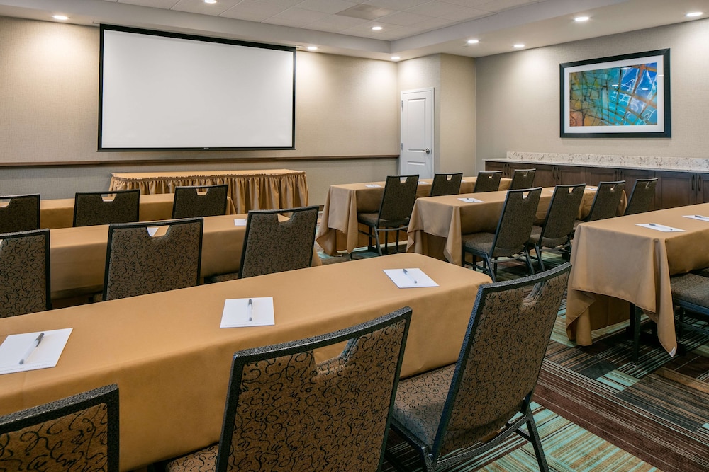 Hampton Inn & Suites Mason City - photo 31
