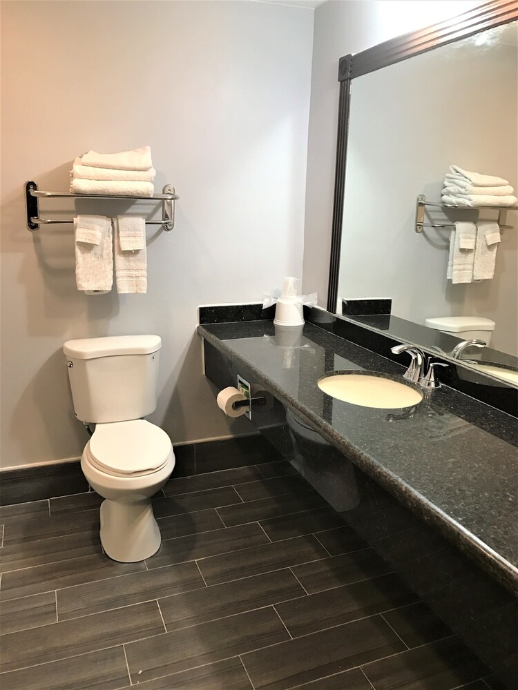 Blue Bay Inn & Suites - photo 53