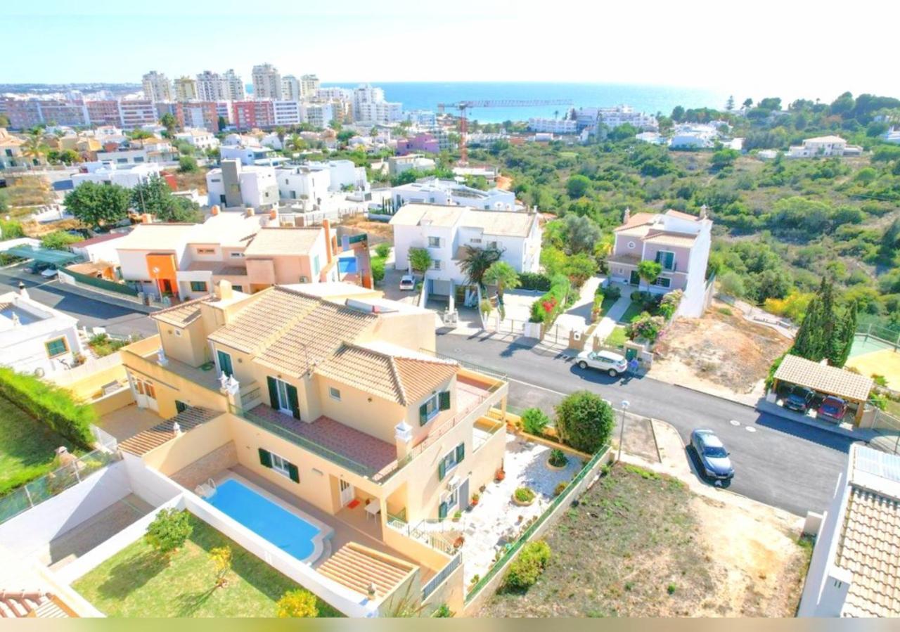Olival Beach Villa with Pool walking distance to Beach — 4-Star Luxury Hotel in Armacao De Pera, Portugal