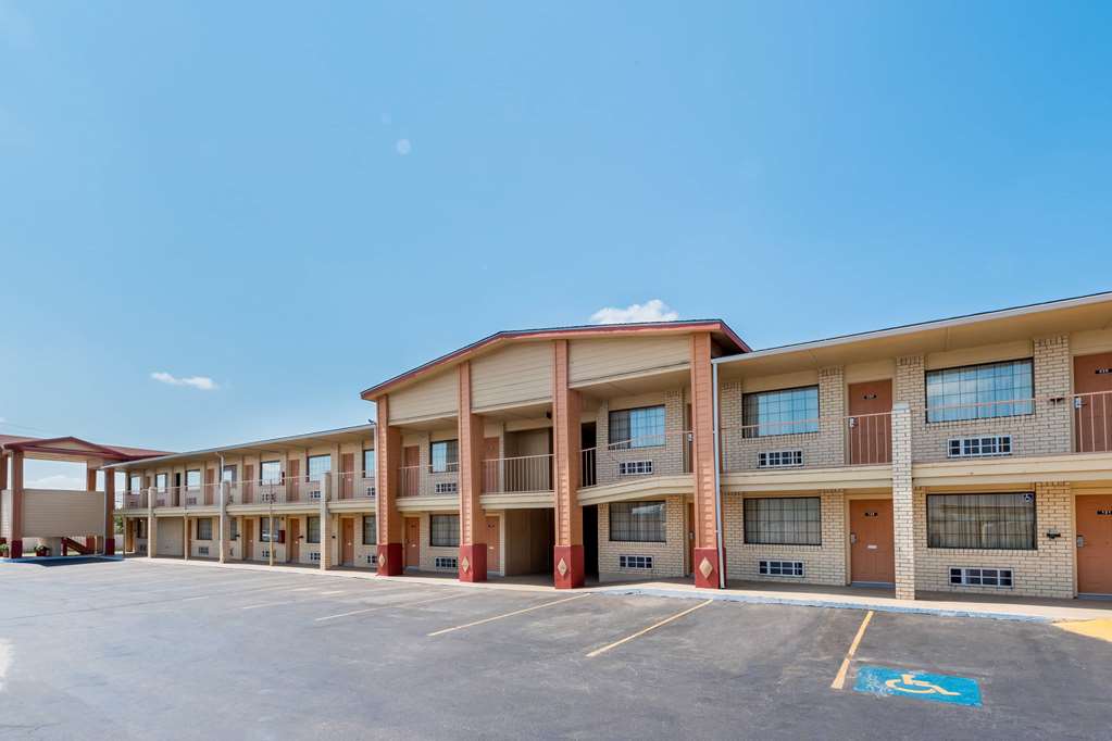 Super 8 by Wyndham Waco Mall area TX - photo 3