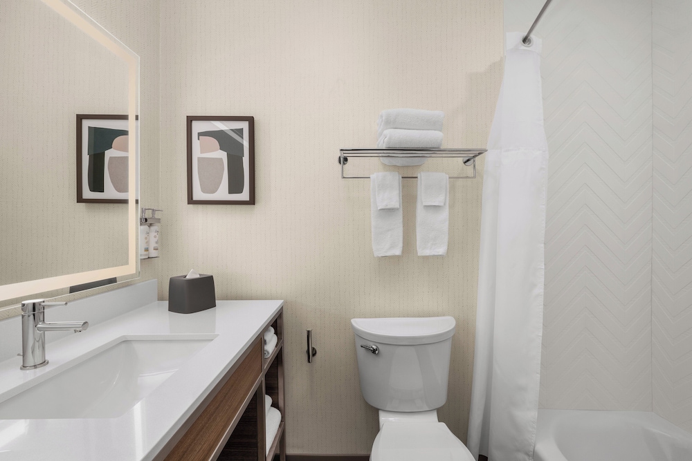 Holiday Inn Coralville Iowa City by IHG - photo 17