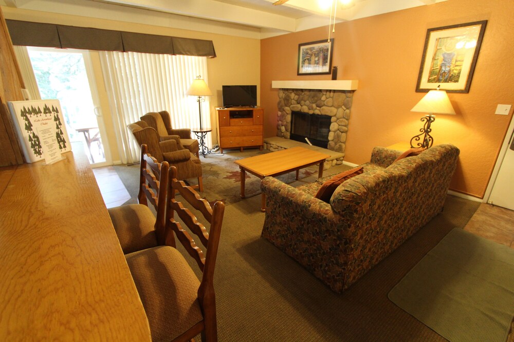 Lake Arrowhead Chalets a VRI resort - photo 12