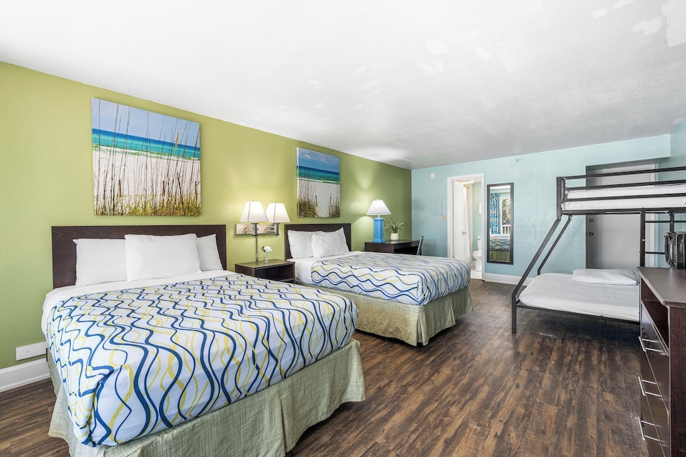 Boardwalk Beach Hotel - photo 39
