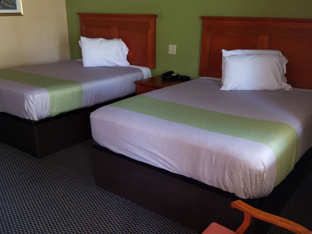 Holiday Terrace Motel - photo 10