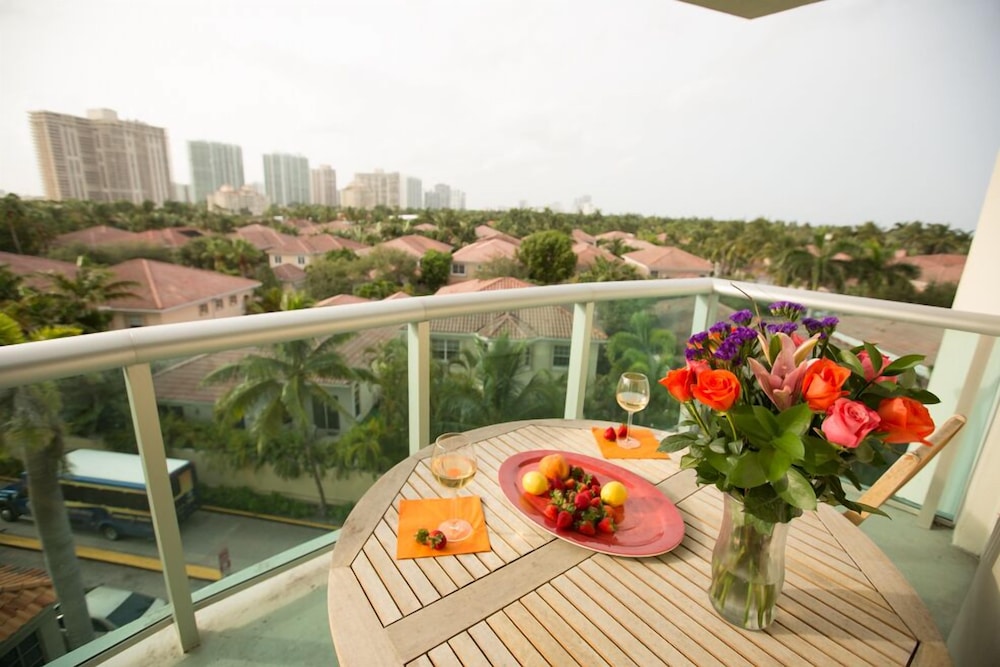 Sunny Isles Suites - photo 16