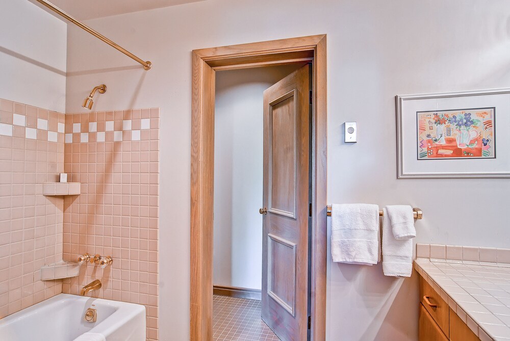 Highlands Slopeside by East West Hospitality - photo 381
