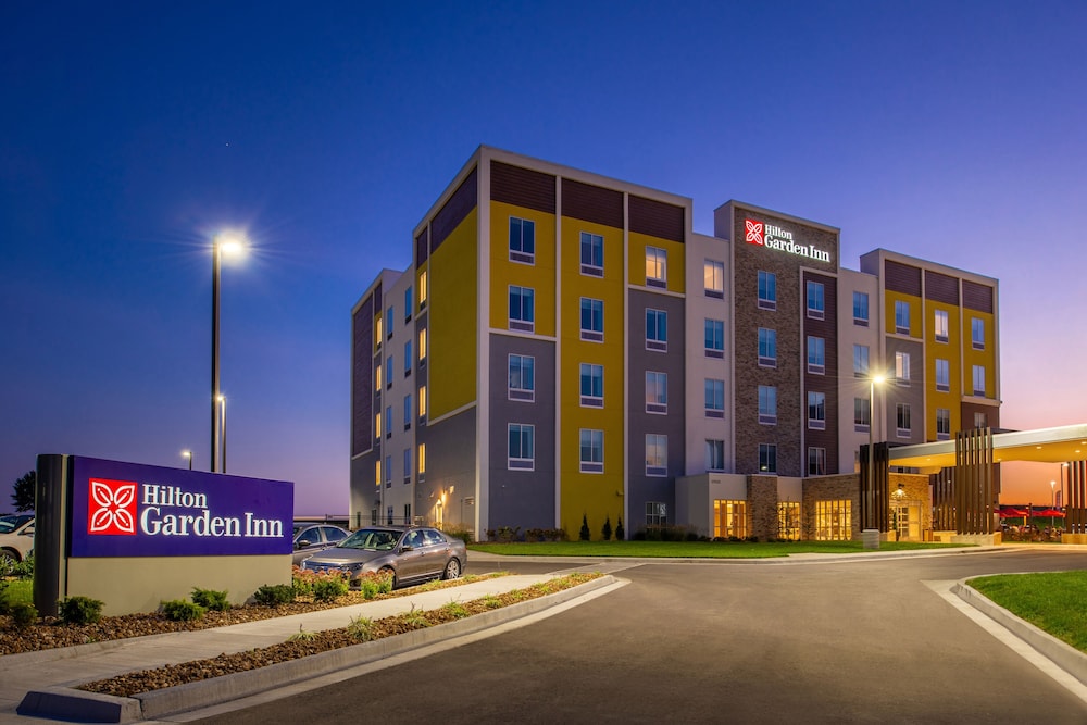 Hilton Garden Inn Kansas City Airport - photo 46