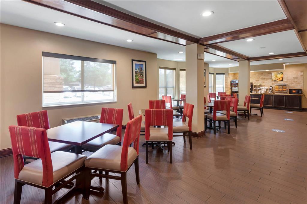 Comfort Suites North Dallas - photo 36