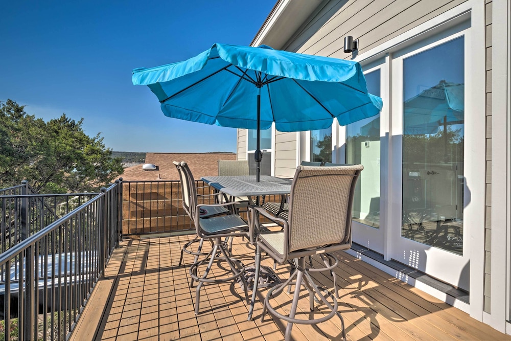 Modern Lake Travis Haven with Resort Amenities - photo 27