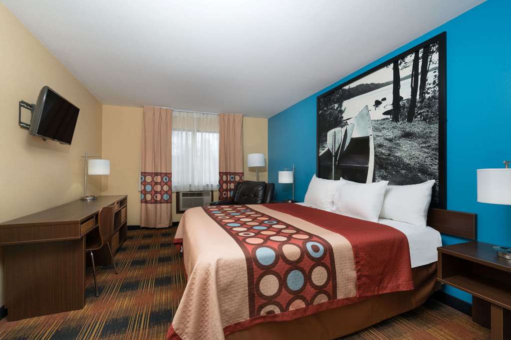 Super 8 by Wyndham Rochester Mayo Clinic Area - photo 12