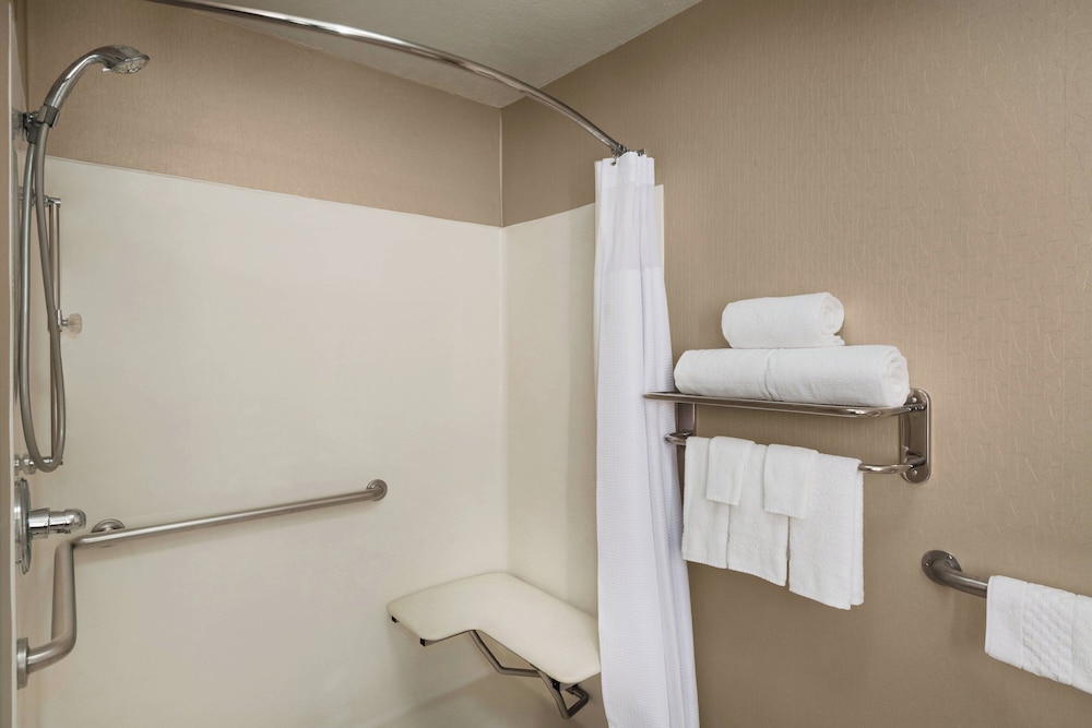 SpringHill Suites Phoenix North - photo 10