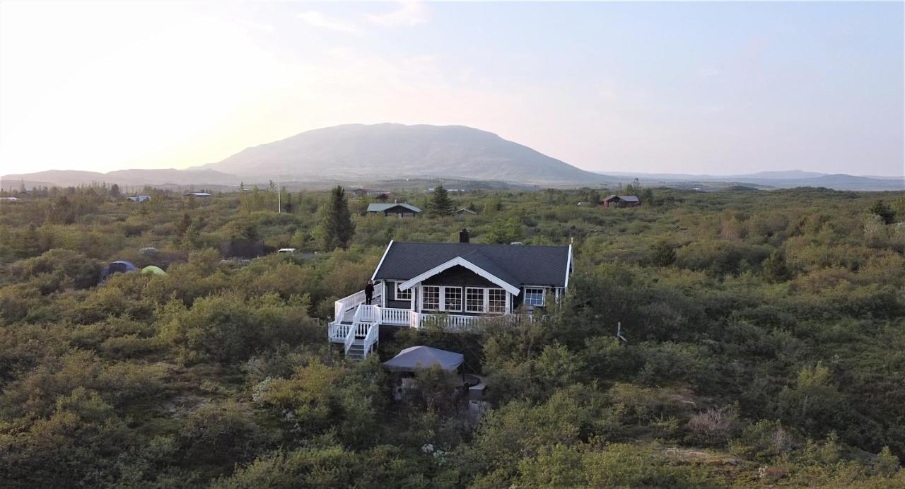 Golden Circle Vacation Home with Hot Tub & Fire Place