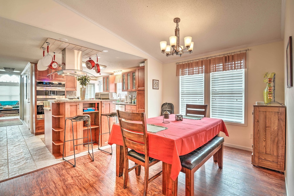 Surfside Beach Home with Resort Perks Walk To Beach - photo 19