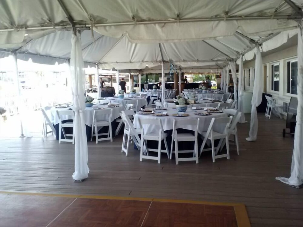 Legacy Harbour Hotel & Suites - photo 19
