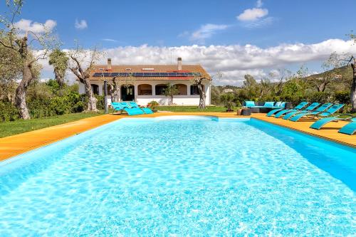 ClickSardegna Villa Lucilla with swimming pool in olive groves — 4-Star Luxury Hotel in Alghero, Italy