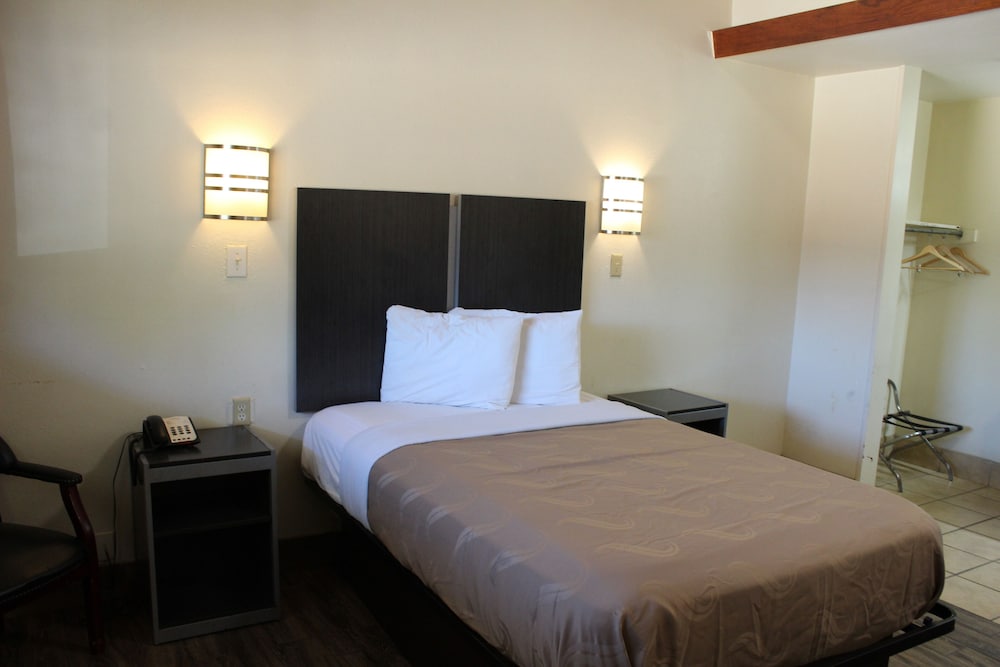 EverGreen Inn & RV - photo 11