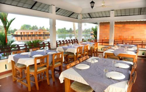 Riverine Resort - last minute hotel in Alleppey