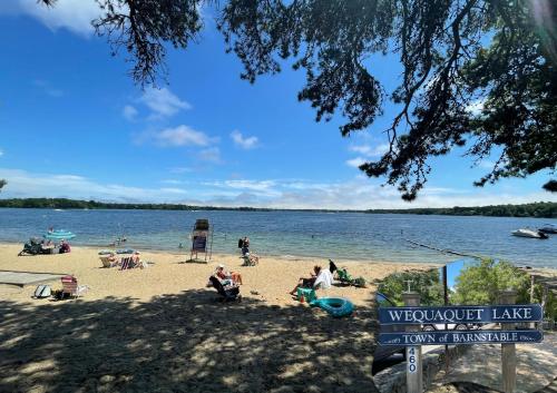 The Dormers Cape Cod Walk2Lake Large Group Pet Craigville Beach AC in Barnstable, United States