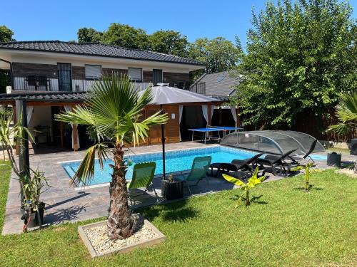 Sweet Home Apartman — 4-Star Luxury Hotel in Balatonszarszo, Hungary