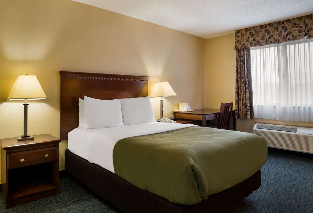 Quality Inn Grand Blanc Flint South - photo 7