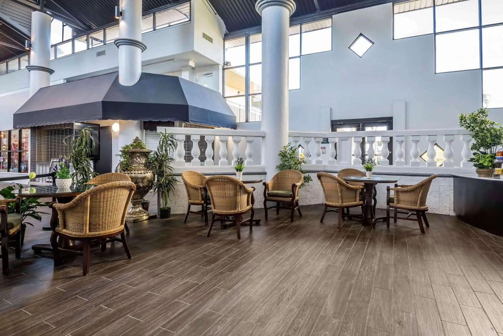 Clarion Hotel Orlando International Airport - photo 24